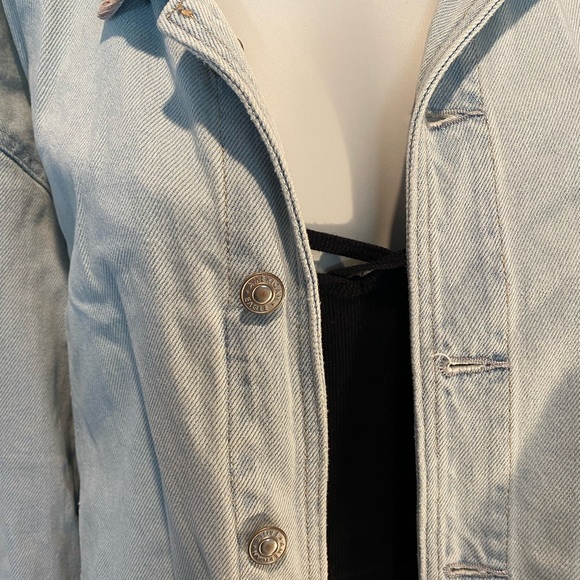 American Eagle oversized denim jacket with pink corduroy collar - Picture 3 of 7